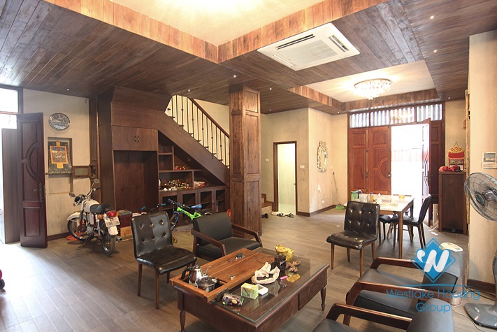 Nice house with nice design for rent in Tay ho area 